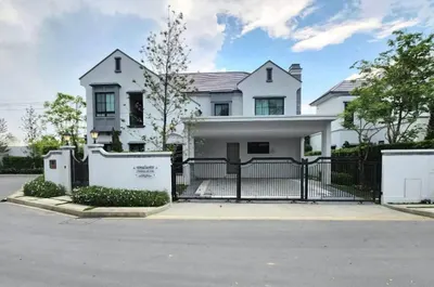 4-bed house for rent near ARL Makkasan, photo 1 of 5