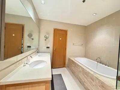 1-bed condo for rent at The Emporio Place, photo 5 of 5