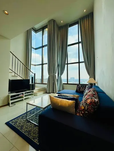 1-bed condo for rent at The Emporio Place, photo 1 of 5