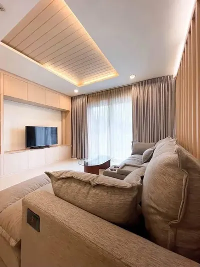 Condo 2 chambres à louer près de la station BTS Phrom Phong, photo 1 sur 5