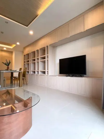 Condo 2 chambres à louer près de la station BTS Phrom Phong, photo 2 sur 5
