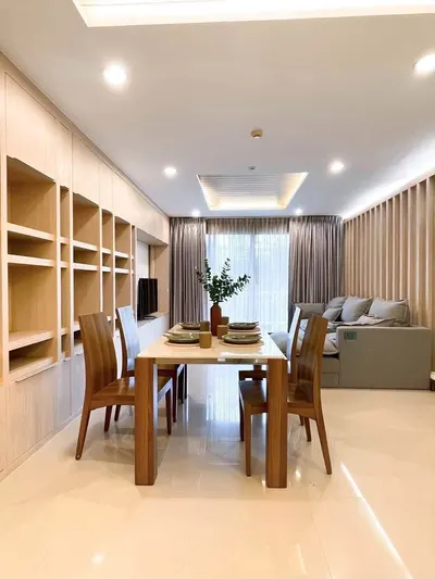 Condo 2 chambres à louer près de la station BTS Phrom Phong, photo 4 sur 5