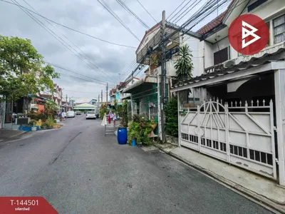 2-bed townhouse for sale near MRT Min Buri, photo 2 of 5