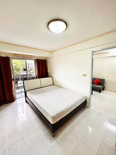 1-bed condo for rent near ARL Makkasan, photo 4 of 5