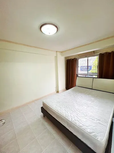 1-bed condo for rent near ARL Makkasan, photo 2 of 5