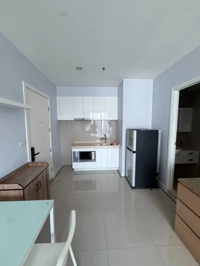 1-bed condo for rent near MRT Huai Khwang, photo 4 of 5