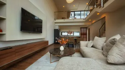 Condo 3 chambres à louer près de la station BTS Bearing, photo 1 sur 5