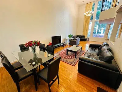 Baan klang Krung (British Town - Thonglor)の4ベッドルームタウンハウス（賃貸）、写真2/9
