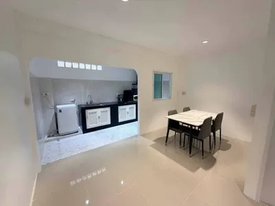 3-bed townhouse for rent near BTS Punnawithi, photo 3 of 5