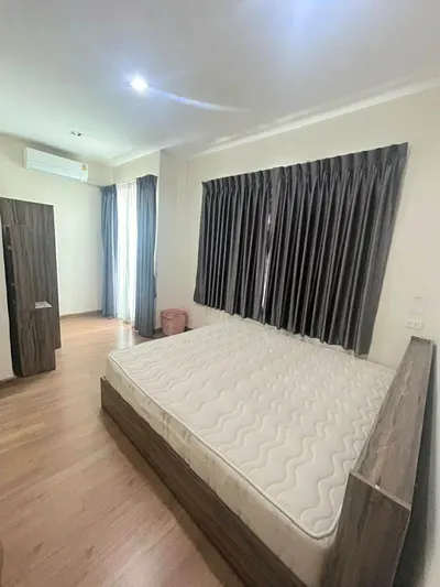 Maison de ville 3 chambres à vendre près de la station MRT Ram Inthra 3, photo 5 sur 5