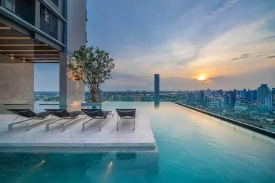 1-bed condo for rent near BTS On Nut, photo 2 of 5