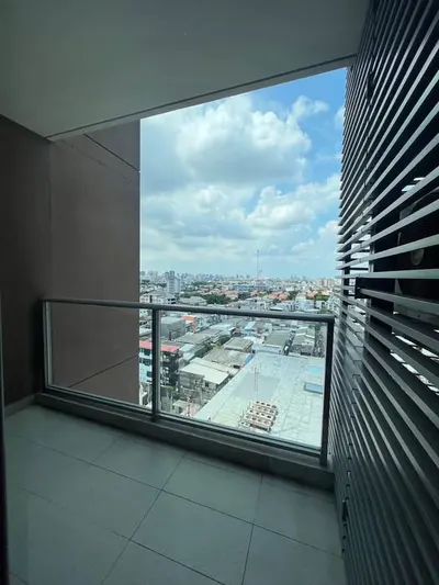 1-bed condo for rent at The Lofts Ekkamai, photo 1 of 5