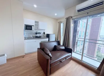 Condo 1 chambre à louer à Lumpini Place Ratchada-Sathu, photo 1 sur 5