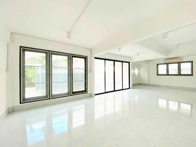 4-bed house for rent near MRT Sutthisan, photo 7 of 9