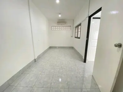 4-bed house for rent near MRT Sutthisan, photo 9 of 9