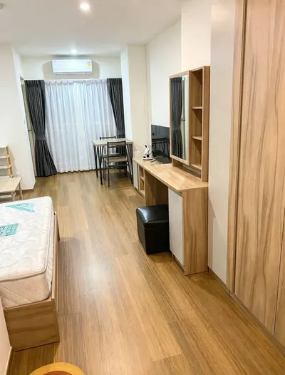 Studio à louer à Lumpini Condotown Ekachai 48, photo 2 sur 5