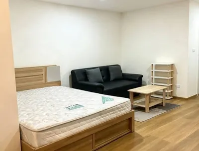 Studio à louer à Lumpini Condotown Ekachai 48, photo 4 sur 5