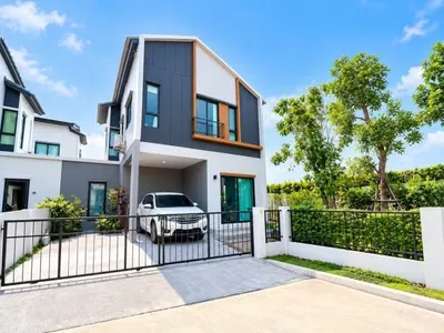 3-bed townhouse for rent at Anasiri Bangna, photo 1 of 3