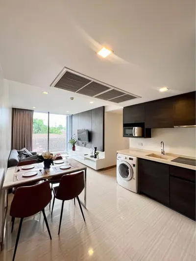 BTS プロンポン駅周辺の2ベッドルームコンドミニアム（賃貸）、写真1/5