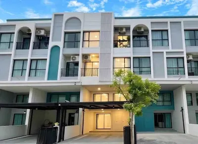 Maison de ville 3 chambres à louer à Maison 168 Lat Phrao 101, photo 6 sur 9