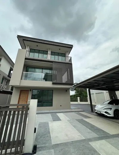 ขายบ้าน 3 ห้องนอน ใกล้ MRT ศรีอุดม รูปที่ 1 จาก 5