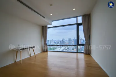 2-bed condo for rent at Circle Living Prototype, photo 5 of 5
