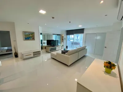 3-bed condo for rent near BTS Thong Lo, photo 2 of 5