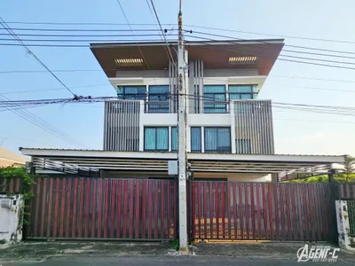 MRT 叻抛71站附近的6房独栋住宅出售，第2张，共5张