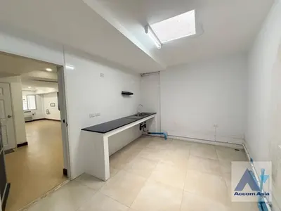 6-bed house for rent near MRT Sukhumvit, photo 2 of 5