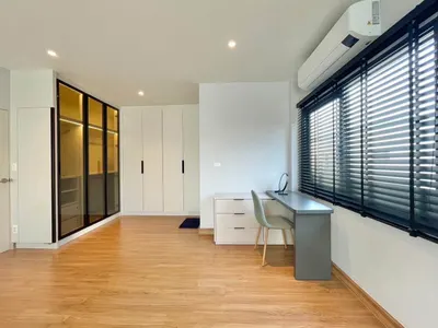 Maison 4 chambres à louer près de la station BTS Bang Na, photo 3 sur 7