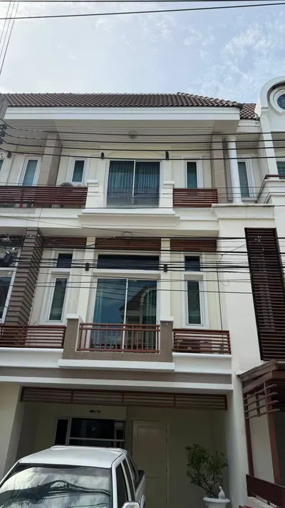 ให้เช่าทาวน์เฮาส์ 3 ห้องนอน ใกล้ MRT รามอินทรา 3 รูปที่ 1 จาก 5