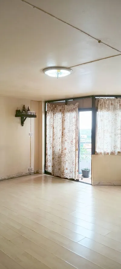 Condo for sale near MRT Phra Nang Klao Bridge, photo 3 of 5