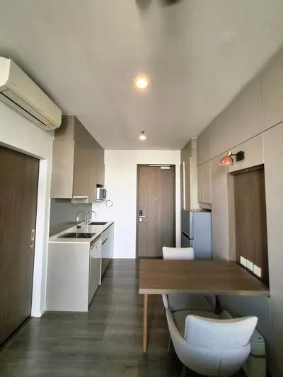 ให้เช่าคอนโด 1 ห้องนอน Whizdom Essence Sukhumvit รูปที่ 3 จาก 7