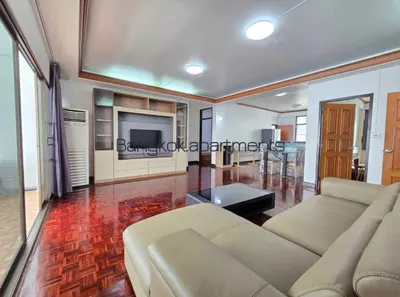 Apartment for rent near BTS Phrom Phong, photo 1 of 5