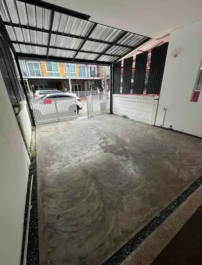 3-bed townhouse for rent near MRT Outer Ring Road-Ram Inthra, photo 3 of 5