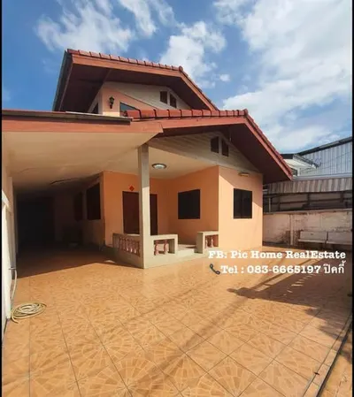 4-bed house for sale near BTS Udom Suk, photo 1 of 5