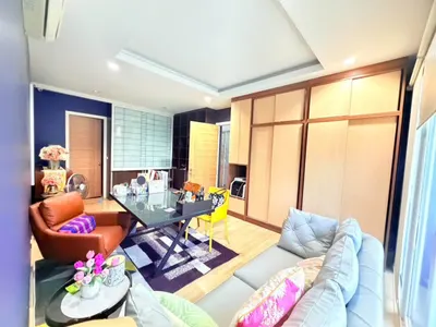 Feel Town Ladprao 35の3ベッドルーム一戸建て（賃貸）、写真6/10