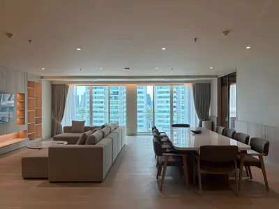 3-bed apartment for rent near BTS Phrom Phong, photo 2 of 5