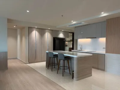 3-bed apartment for rent near BTS Phrom Phong, photo 1 of 5