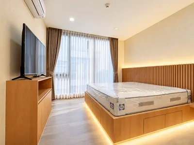 2-bed condo for rent near BTS Ratchadamri, photo 1 of 5