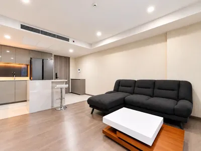 2-bed condo for rent near BTS Ratchadamri, photo 4 of 5