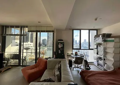 AEQUA Residence Sukhumvit 49のスタジオタイプのコンドミニアム（賃貸）、写真3/5