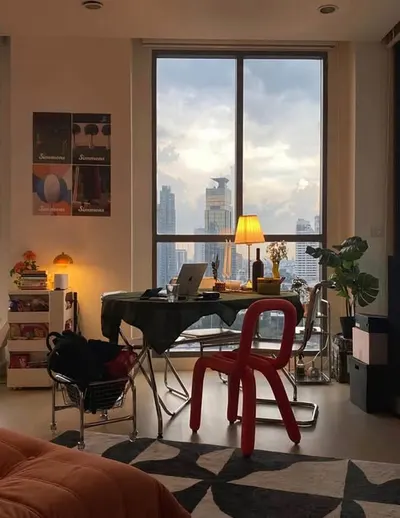 AEQUA Residence Sukhumvit 49のスタジオタイプのコンドミニアム（賃貸）、写真1/5