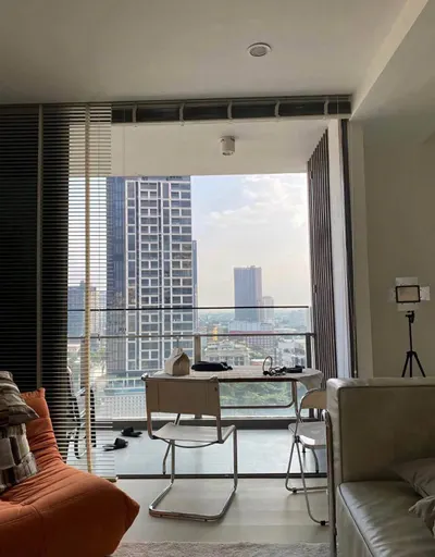 AEQUA Residence Sukhumvit 49のスタジオタイプのコンドミニアム（賃貸）、写真5/5