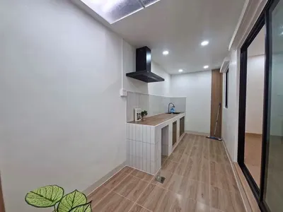 Maison de ville 4 chambres à vendre près de la station MRT Khlong Bang Phai, photo 4 sur 5