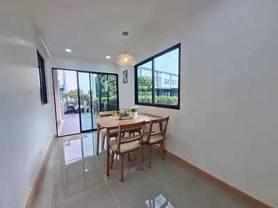 Maison de ville 4 chambres à vendre près de la station MRT Khlong Bang Phai, photo 5 sur 5