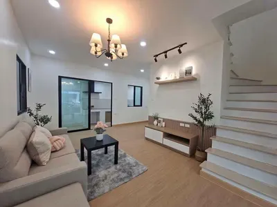 Maison de ville 4 chambres à vendre près de la station MRT Khlong Bang Phai, photo 2 sur 5
