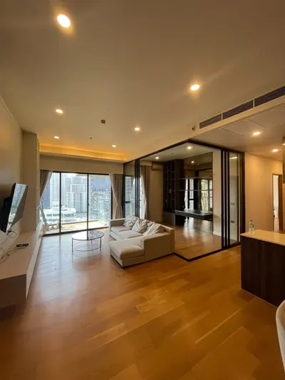 2-bed condo for rent near BTS Phrom Phong, photo 1 of 5