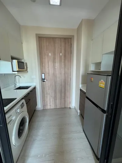 1-bed condo for rent near ARL Makkasan, photo 2 of 5
