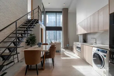 The Lofts Silom by Raimon Land的2房公寓出租，第1张，共5张